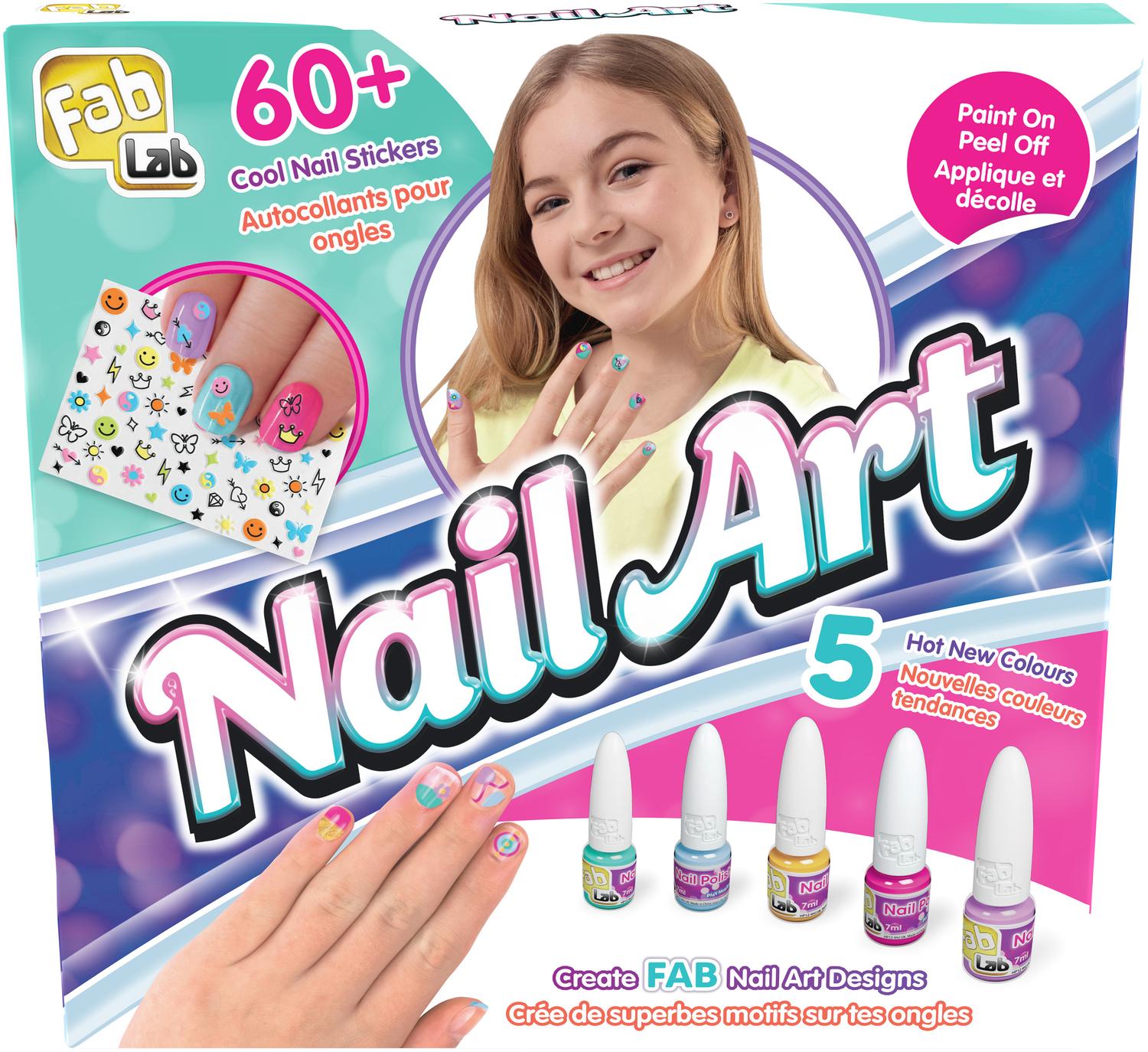 Nagelkonstset med 7 nagellack och hjärtdekorationer