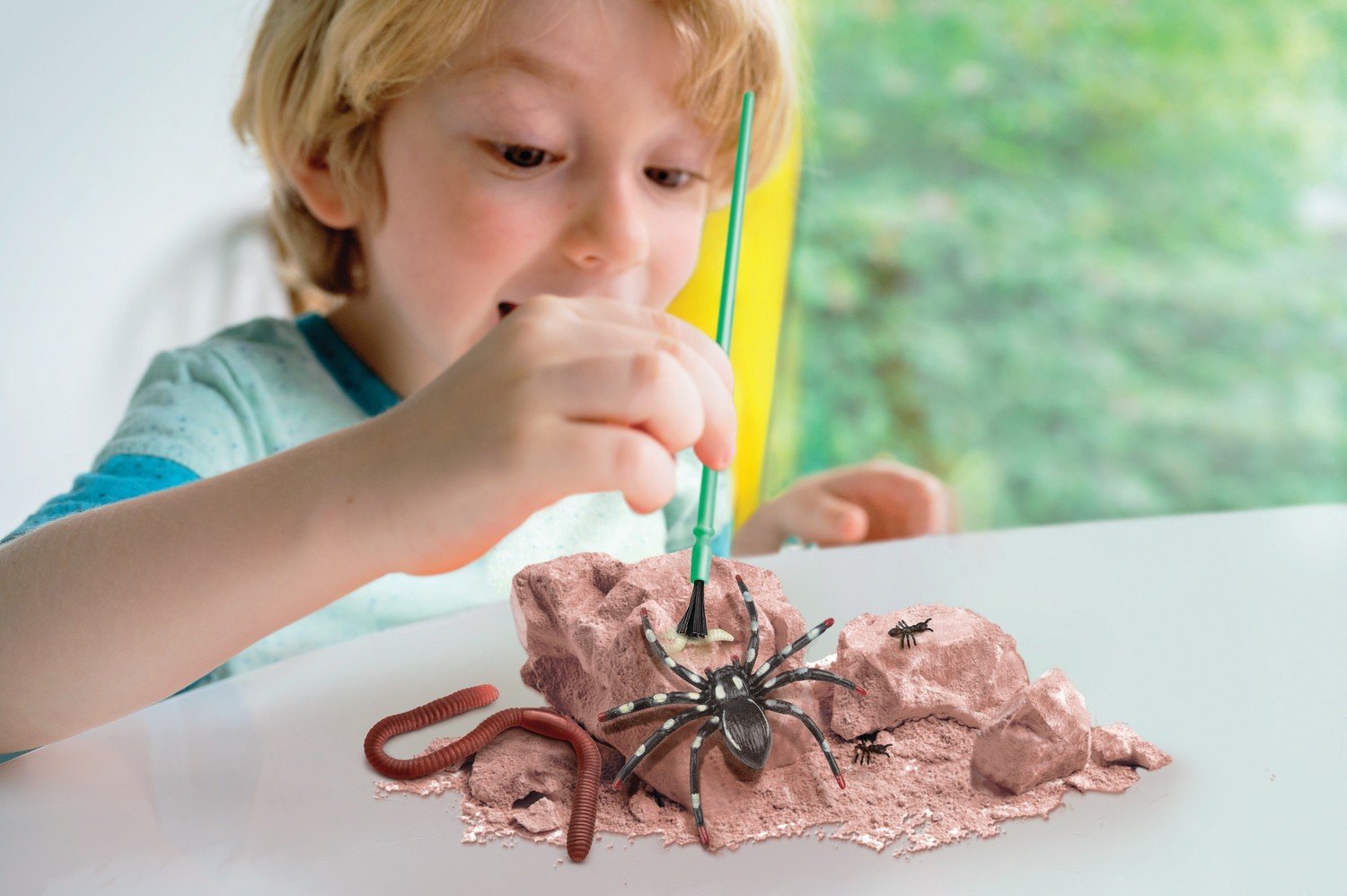 4M DIY Kit Creepy Crawly Digging