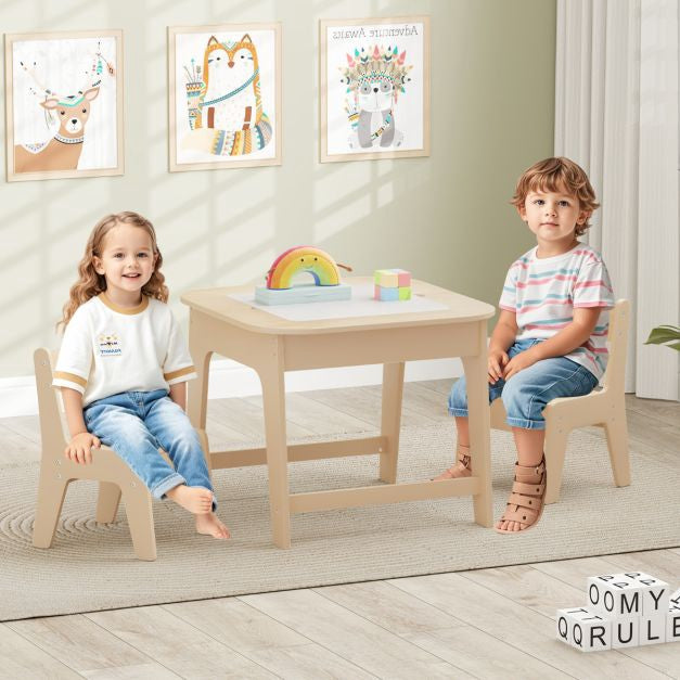 Barnbord och 2 stolar, set med griffeltavla och whiteboardtavla, förvaring