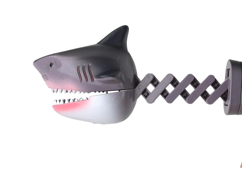 Fjærbelastet Grey Shark Toy: Interaktiv matbit!