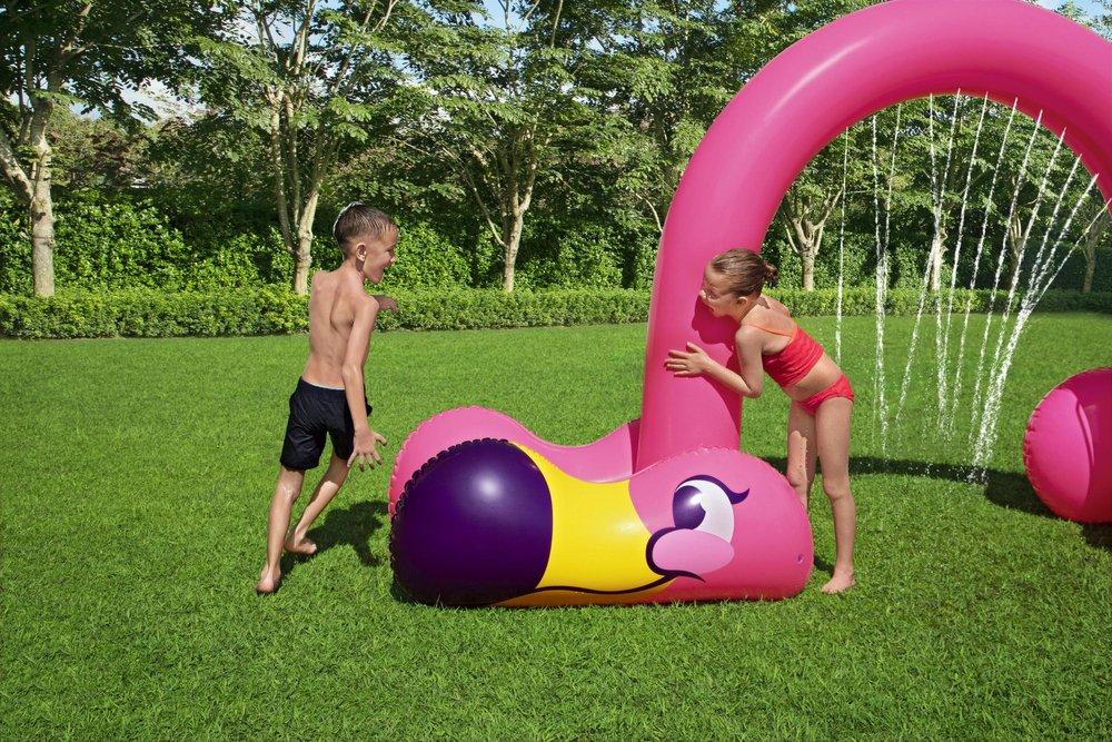 Giant Flamingo oppustelig sprinkler til udendørs sjov