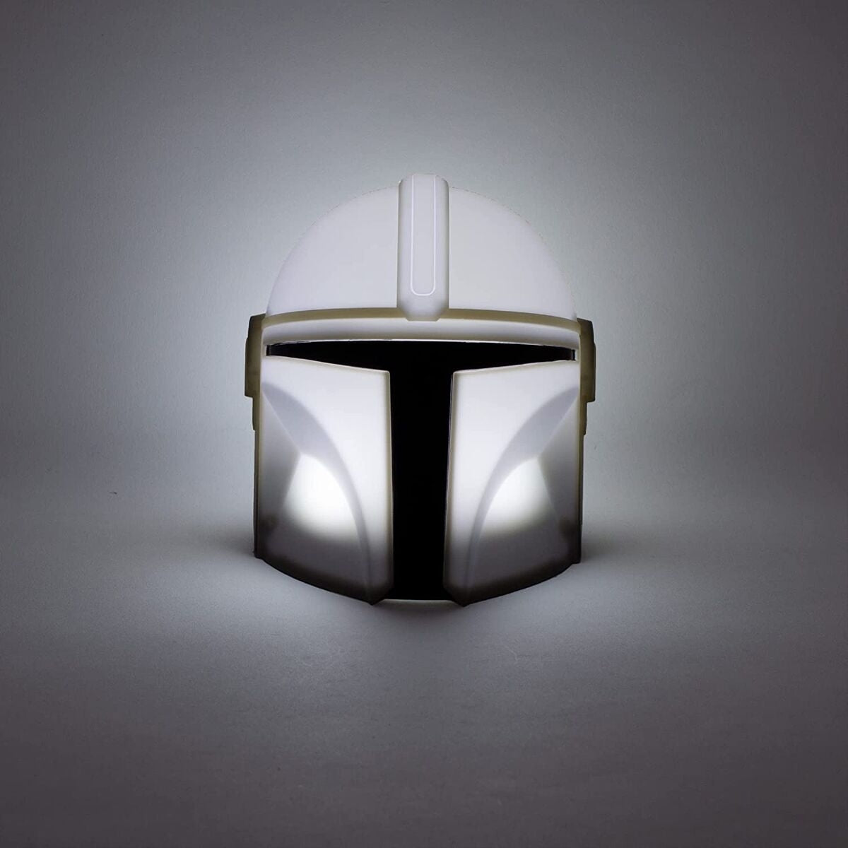 Mandalorian lampa med justerbar ljusstyrka och unik design