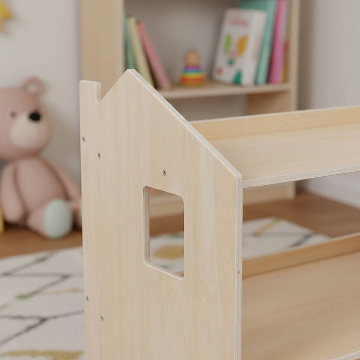 Montessori barnbokhylla, husformad hylla
