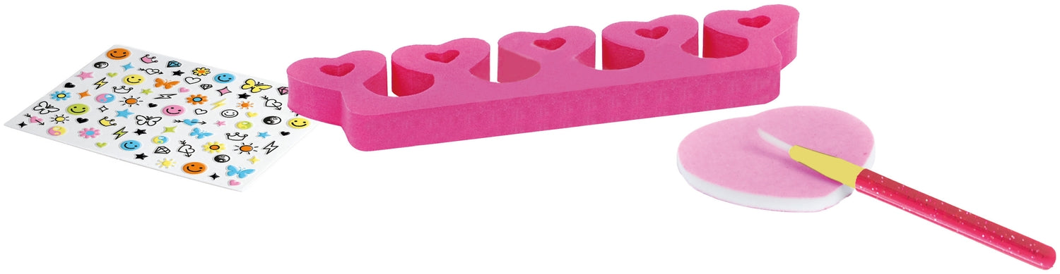 Nagelkonstset med 7 nagellack och hjärtdekorationer