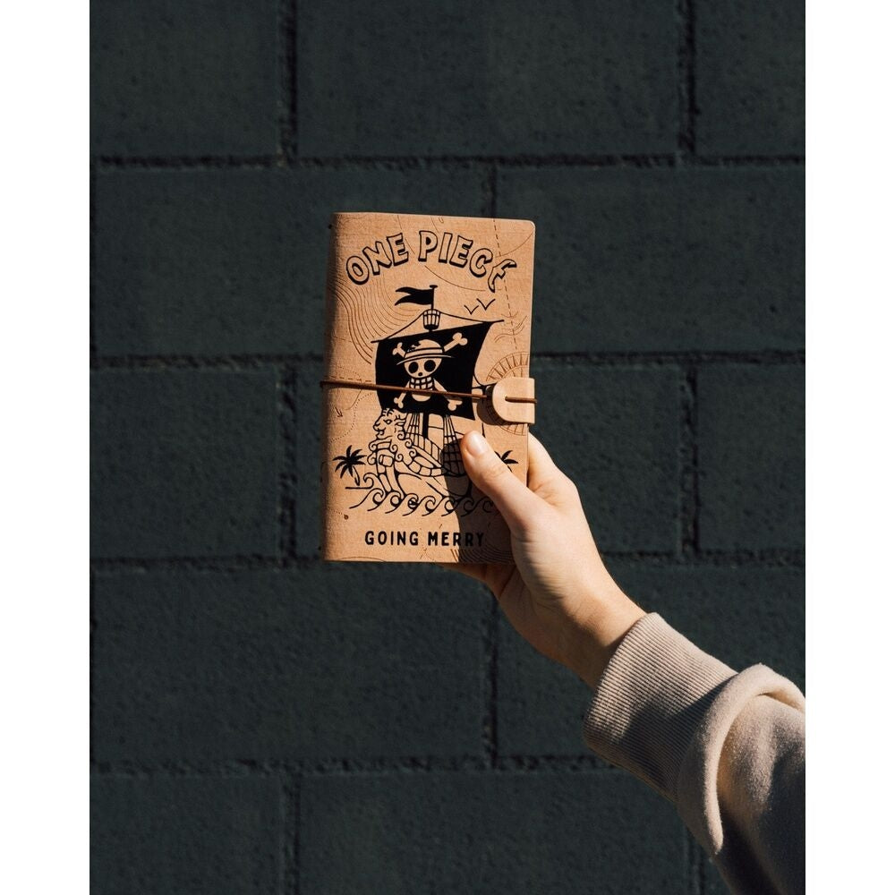 One Piece Travel Notebook med tomma sidor och kompakt design