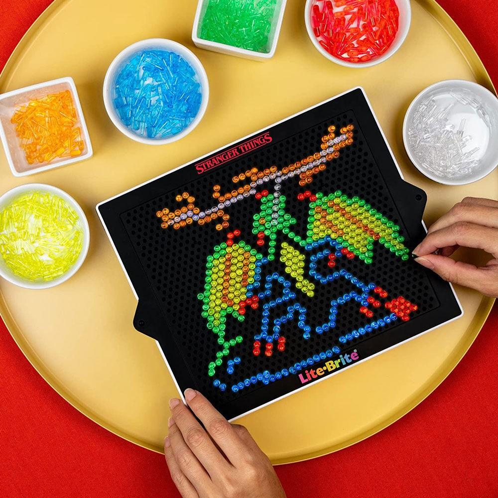 Stranger Things Lite Brite spel